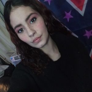 Meet your Posher, Leona